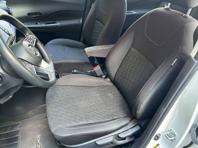 Used 2022 Nissan Kicks S FWD image 9