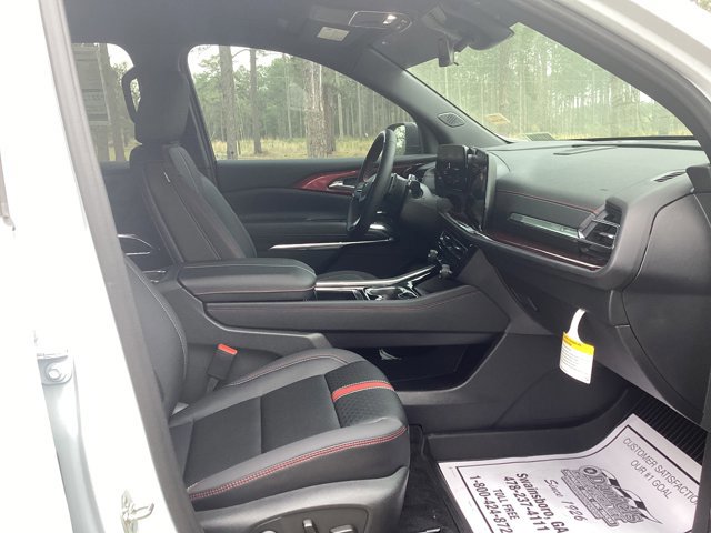 New 2026 Chevrolet Traverse RS w/ LPO, Floor Liner Package FWD image 23