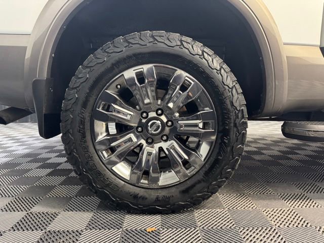 Used 2018 Nissan Titan Platinum Reserve AWD/4WD image 35