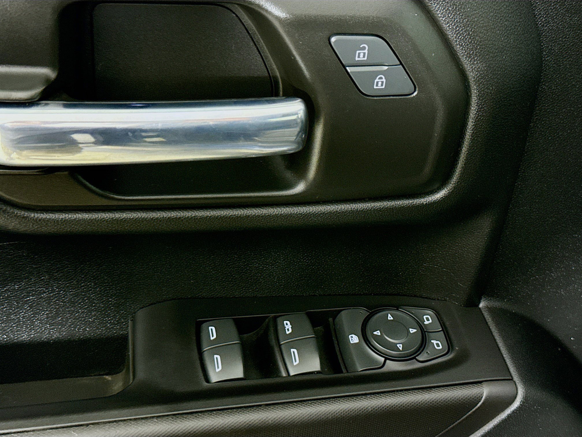 Used 2021 Chevrolet Silverado 1500 Custom w/ LPO, Dark Essentials Package image 19