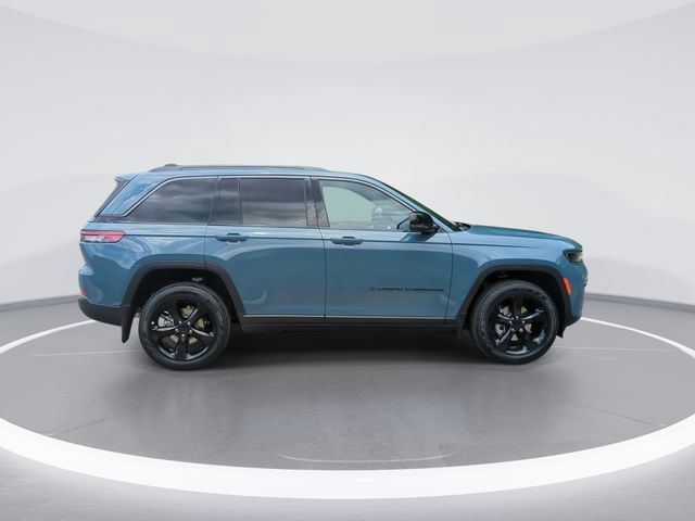 New 2026 Jeep Grand Cherokee Limited w/ Limited Altitude Package AWD/4WD image 9