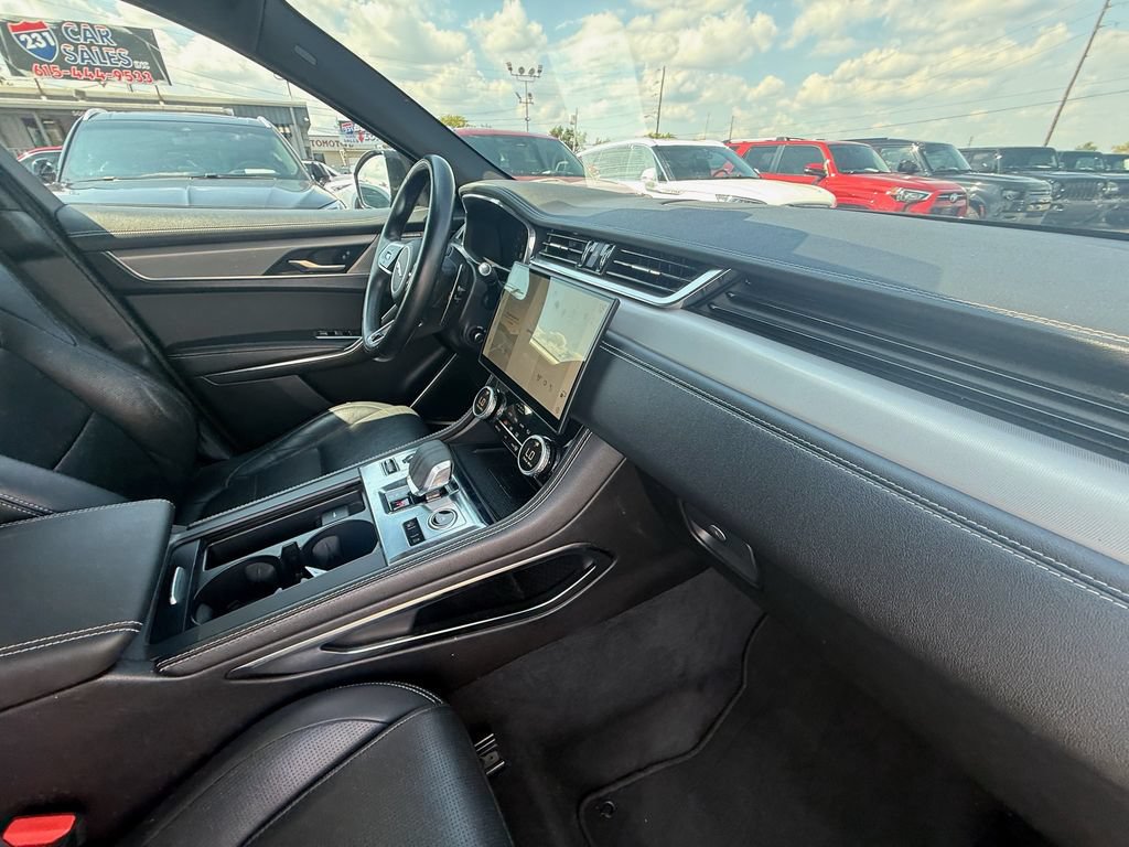 Used 2025 Jaguar F-PACE R-Dynamic S AWD/4WD image 24