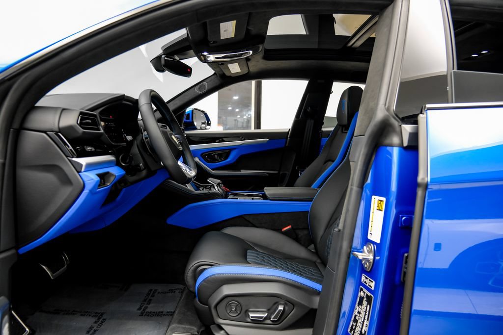Used 2025 Lamborghini Urus SE AWD/4WD image 8