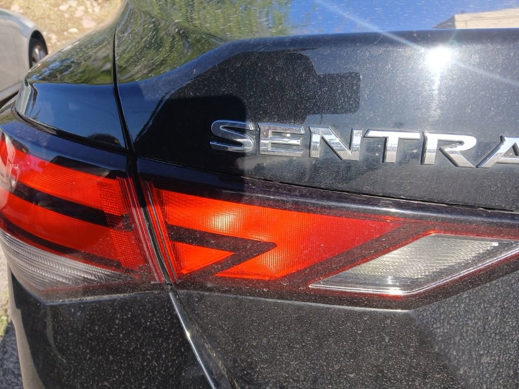 Used 2020 Nissan Sentra SV w/ SV Premium Package FWD image 3