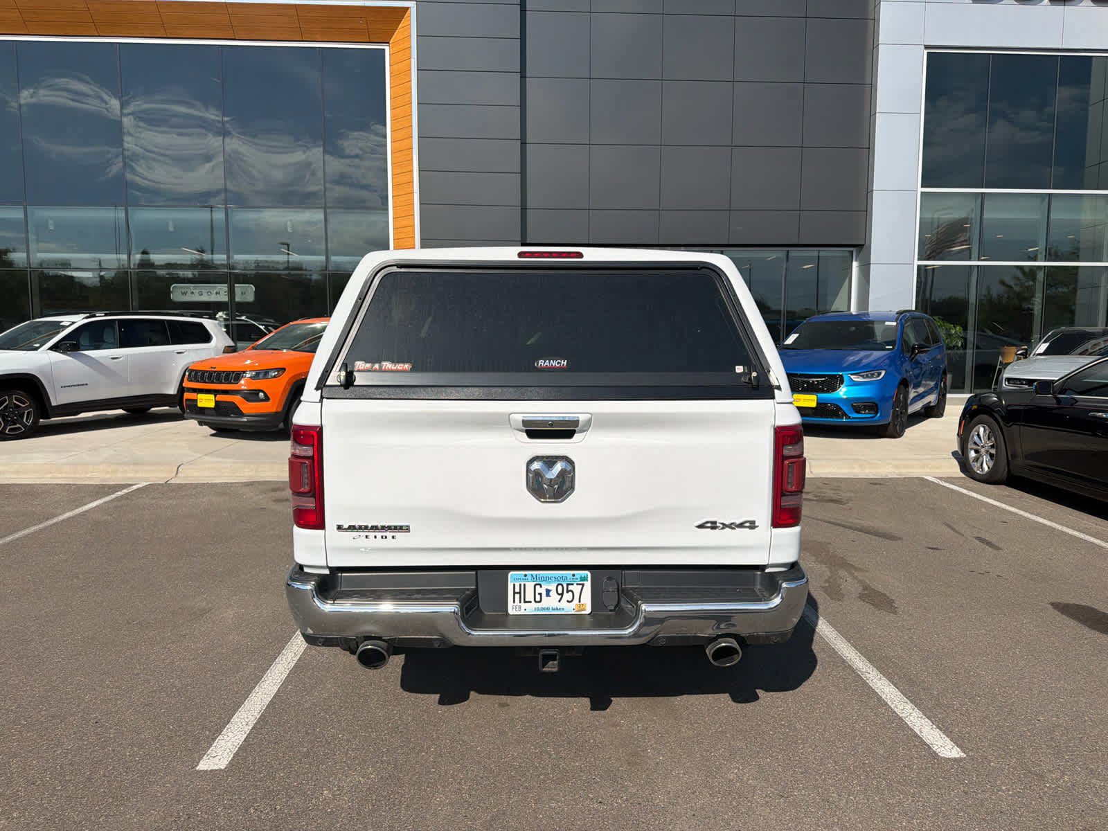 Used 2022 RAM 1500 Laramie AWD/4WD image 7