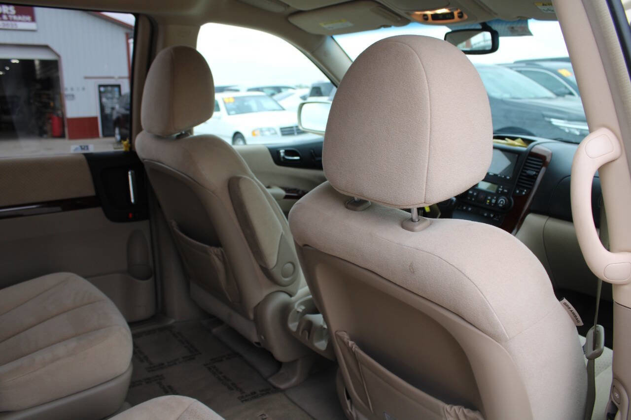 Used 2007 Hyundai Entourage GLS FWD image 11