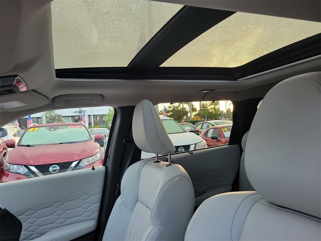 Used 2025 Mitsubishi Outlander SEL image 15