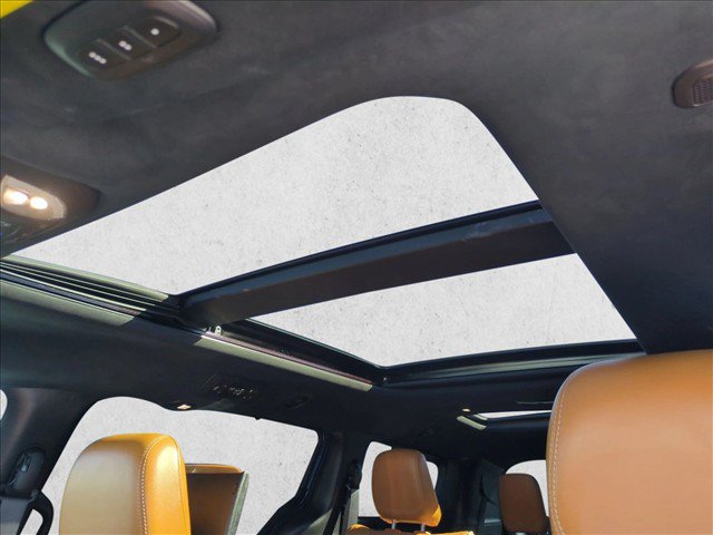 Used 2021 Chrysler Pacifica Pinnacle FWD image 16