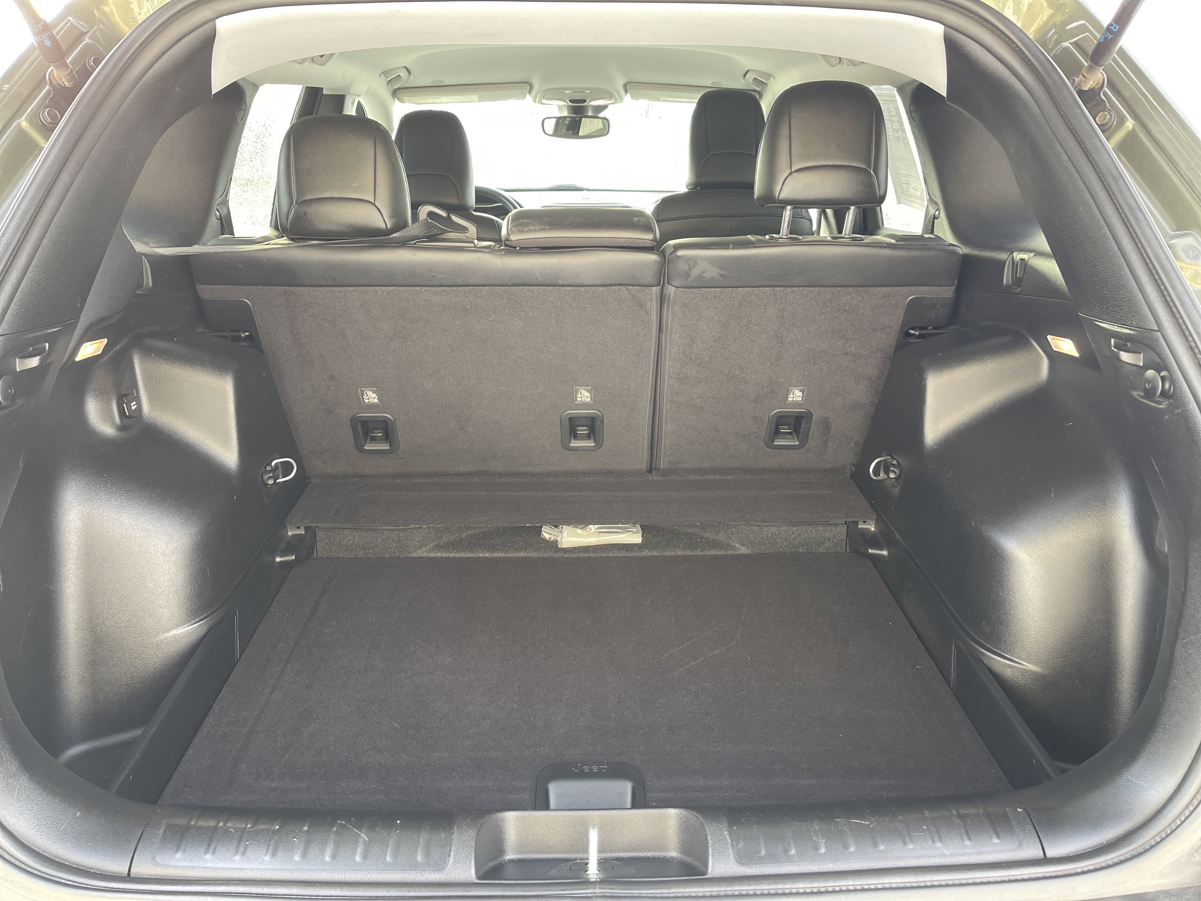 Used 2021 Jeep Cherokee Latitude Lux image 9