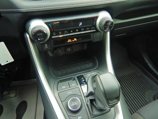 Used 2025 Toyota RAV4 LE image 19