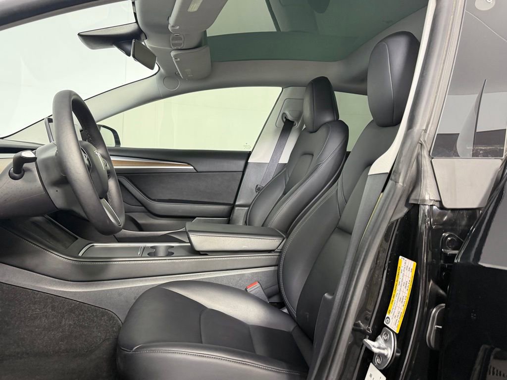 Used 2023 Tesla Model 3 Standard Range image 19