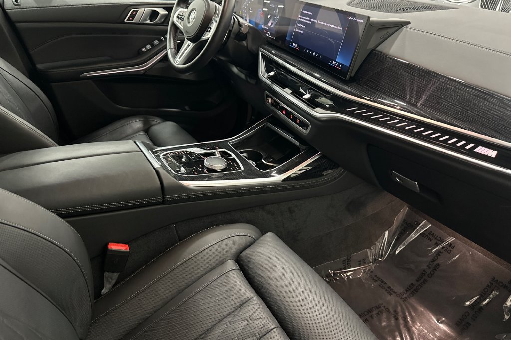 Certified 2025 BMW X7 M60i AWD/4WD image 19