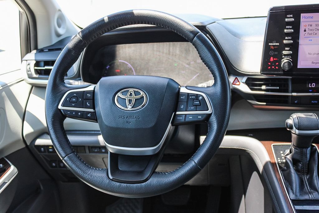 Used 2021 Toyota Sienna XLE w/ XLE Plus Package FWD image 15