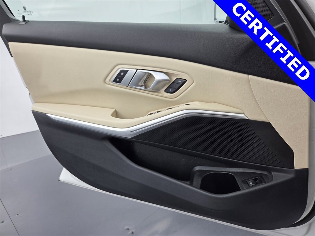 Used 2022 BMW 330i Sedan w/ Driving Assistance Package image 39
