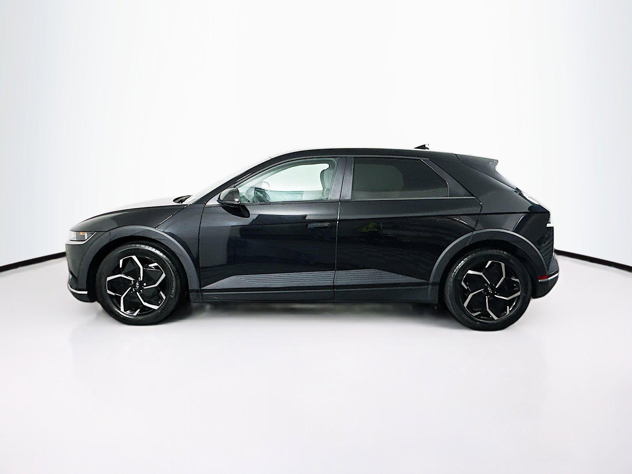 Used 2023 Hyundai Ioniq 5 SE w/ Cargo Package image 4