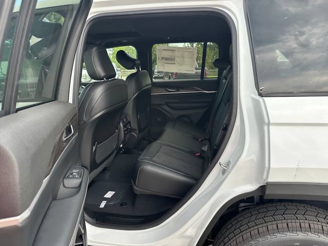 New 2027 Jeep Grand Cherokee Altitude AWD/4WD image 14