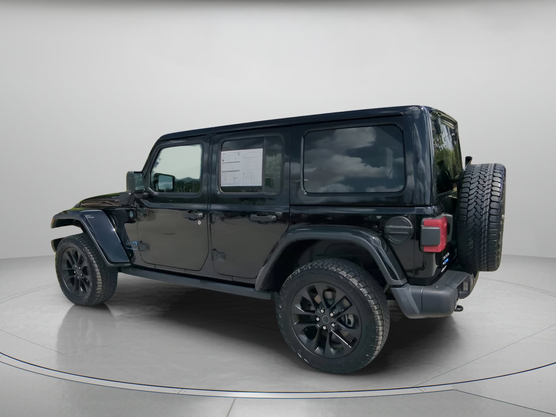 Used 2025 Jeep Wrangler Unlimited Sahara AWD/4WD image 21