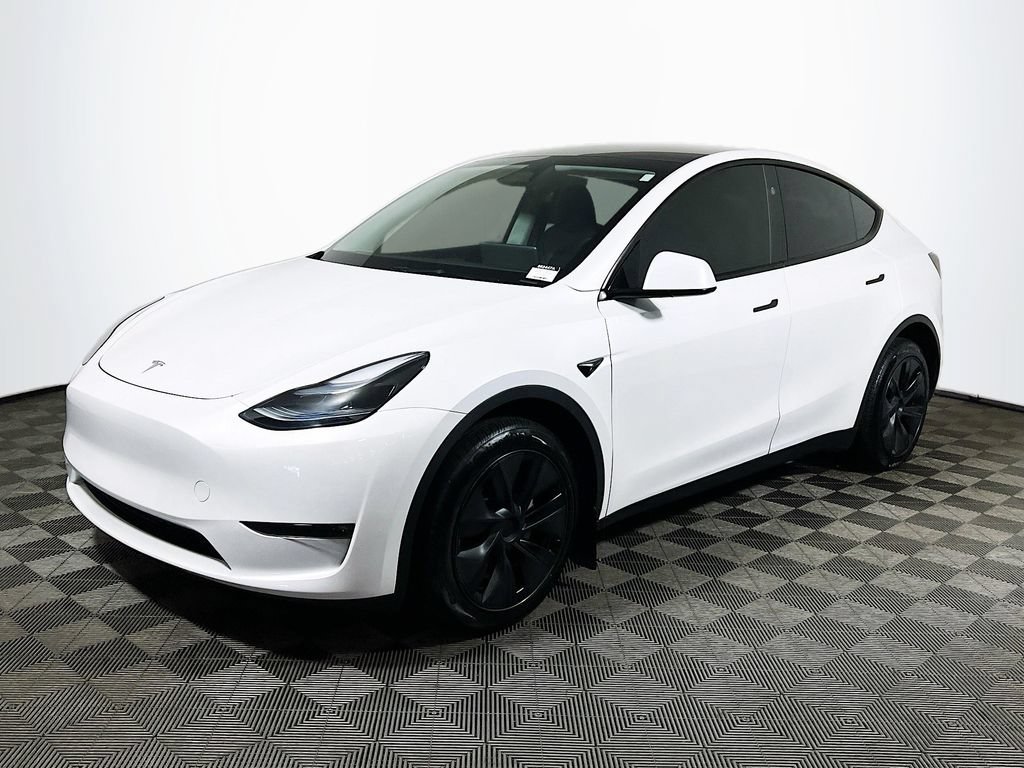 Used 2025 Tesla Model Y Long Range AWD/4WD image 3