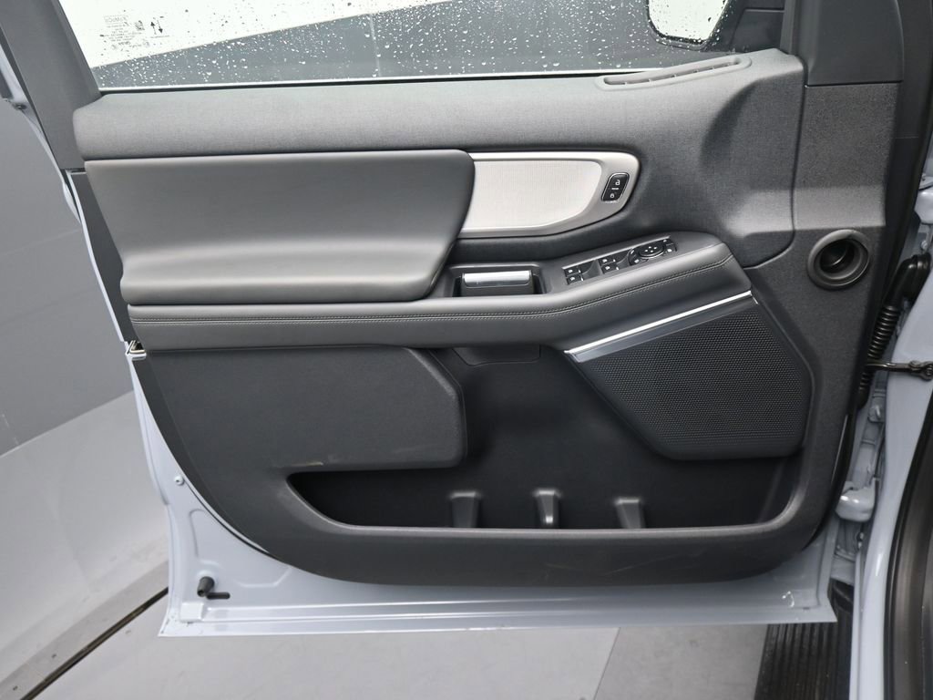 New 2026 Ford Expedition Active image 13