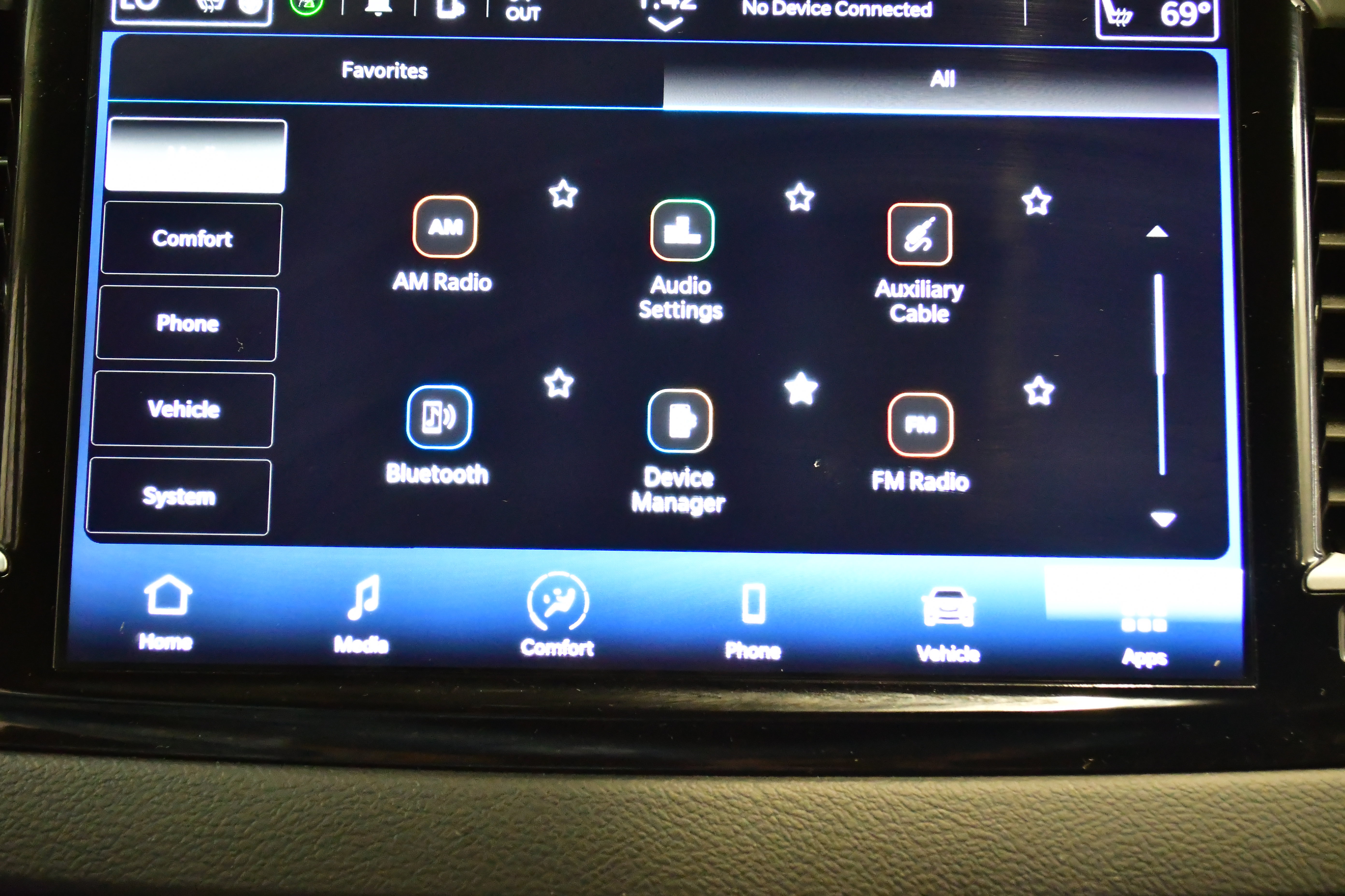 Used 2024 Chrysler Pacifica Touring-L image 59