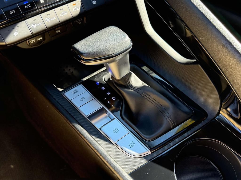 Certified 2023 Hyundai Elantra Limited FWD image 19