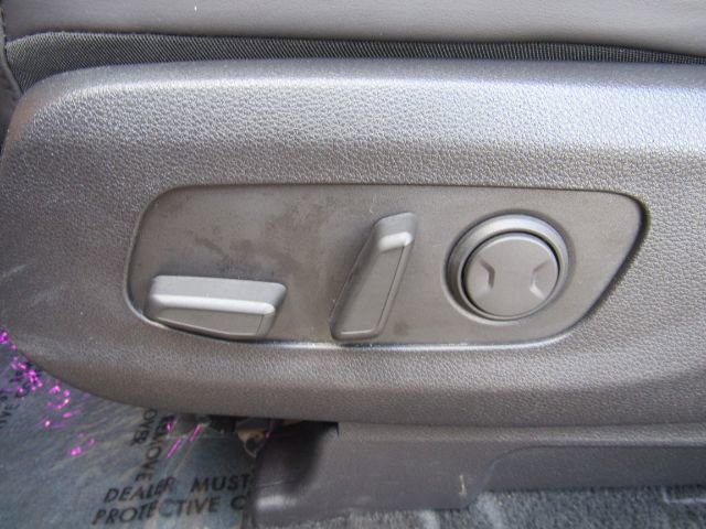 Used 2023 Kia Carnival LX image 20