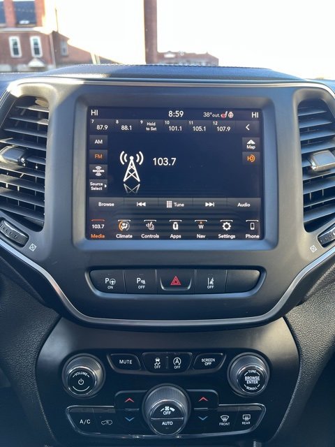 Used 2023 Jeep Cherokee Altitude Lux image 31