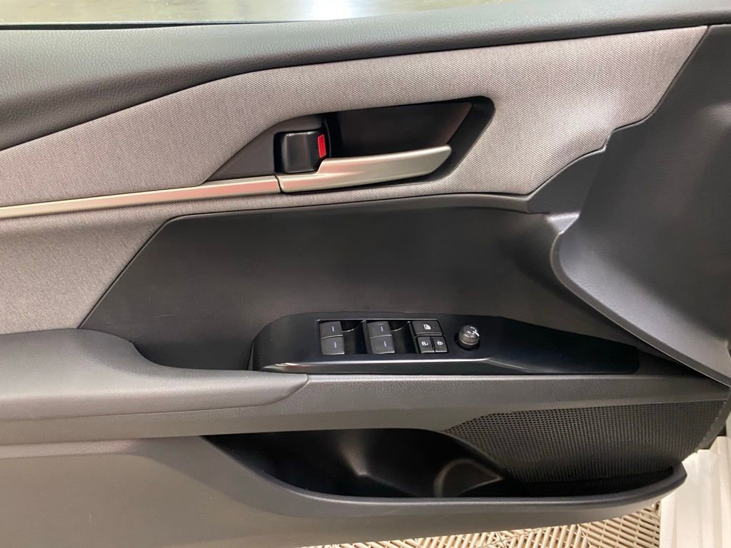 Used 2025 Toyota Camry LE w/ Convenience Package image 25