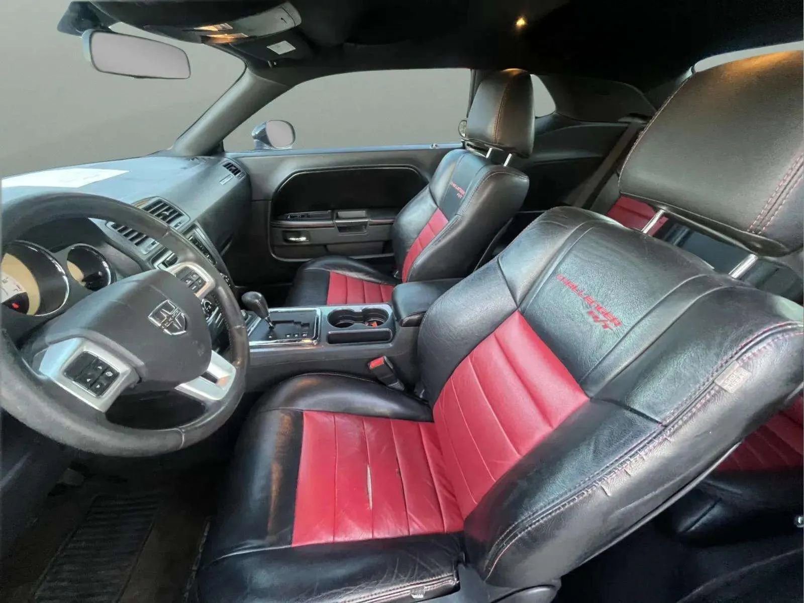 Used 2013 Dodge Challenger SXT RWD image 13