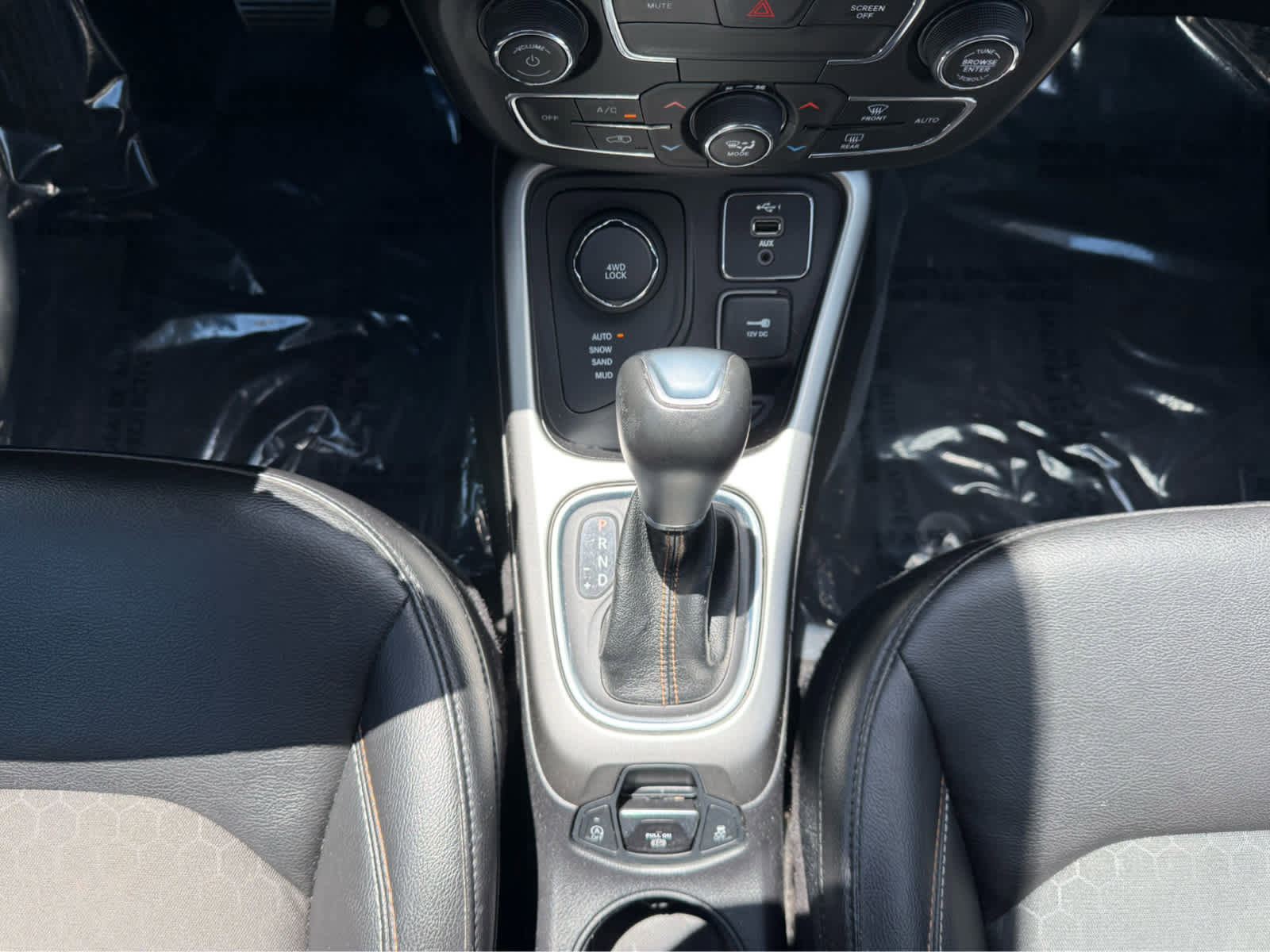 Used 2021 Jeep Compass Latitude w/ Sun and Sound Group AWD/4WD image 24