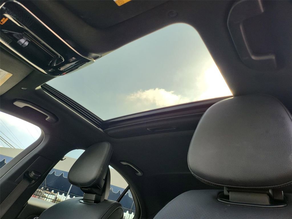 Used 2024 Mercedes-Benz C 300 Sedan image 11