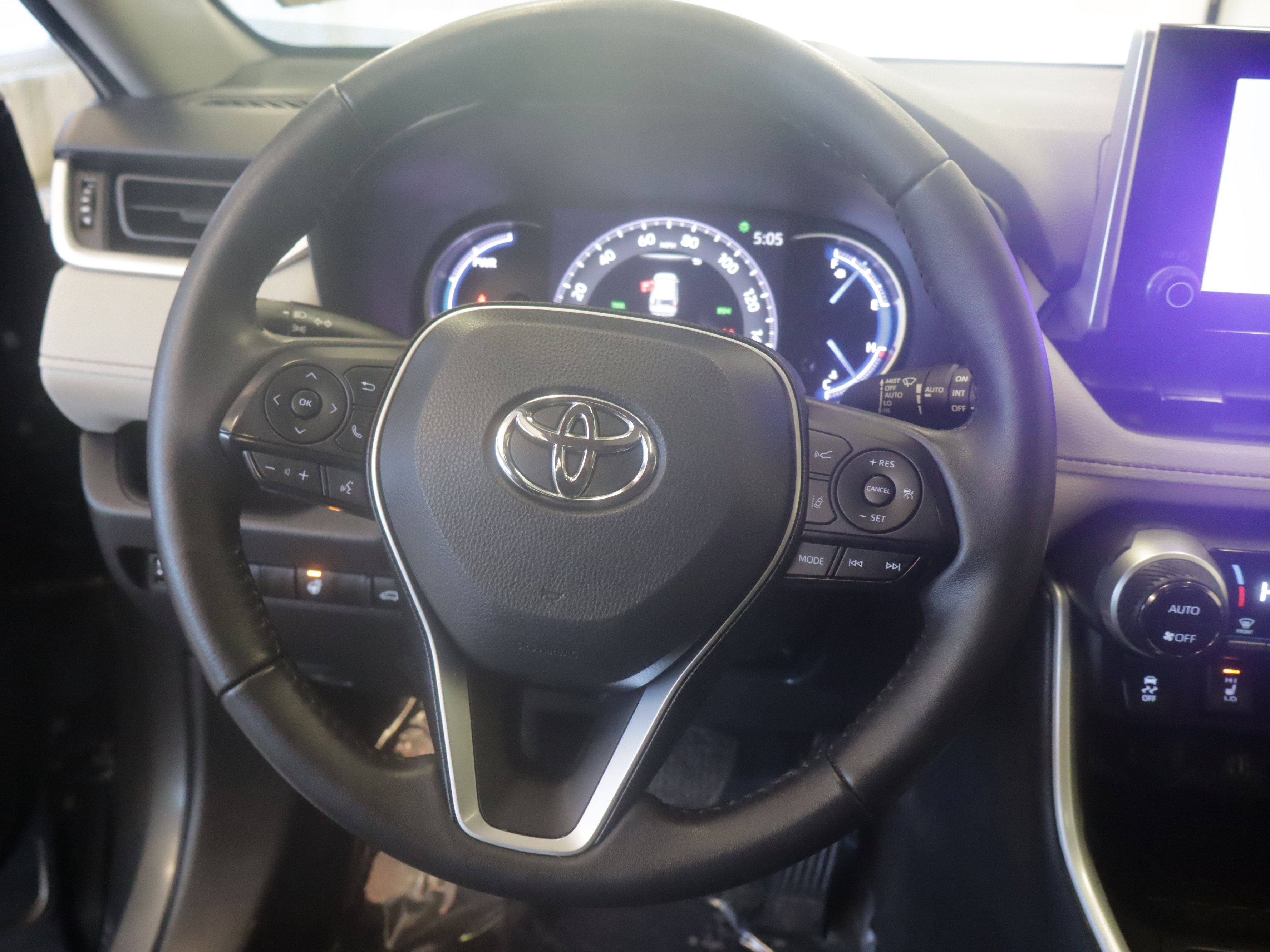 Certified 2024 Toyota RAV4 XLE w/ Convenience Package image 4