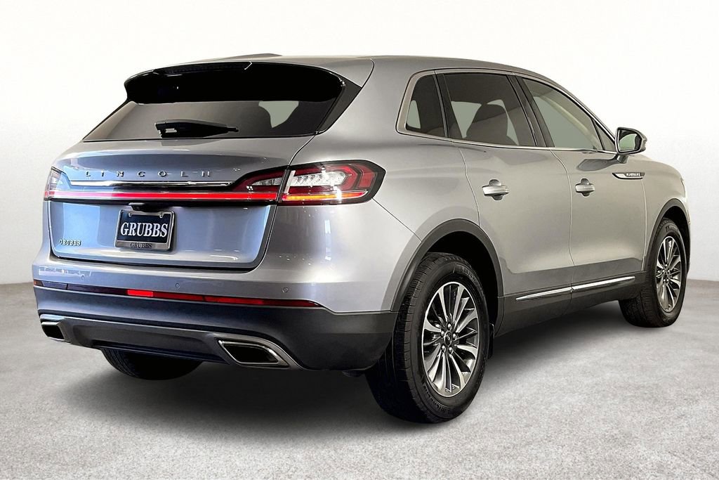 Used 2023 Lincoln Nautilus Reserve image 2