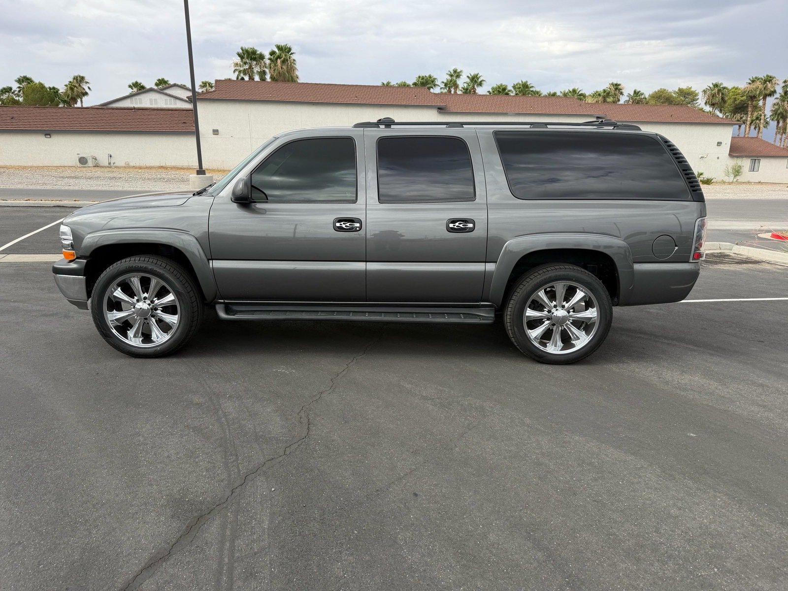Used 2002 Chevrolet Suburban 2500 LS RWD image 6