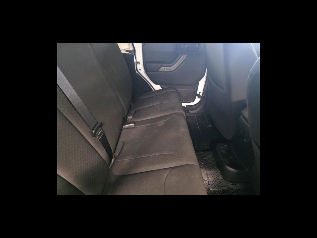 Used 2018 Jeep Wrangler Unlimited Sport S image 19