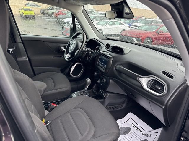 Used 2020 Jeep Renegade Latitude w/ Cold Weather Group image 11
