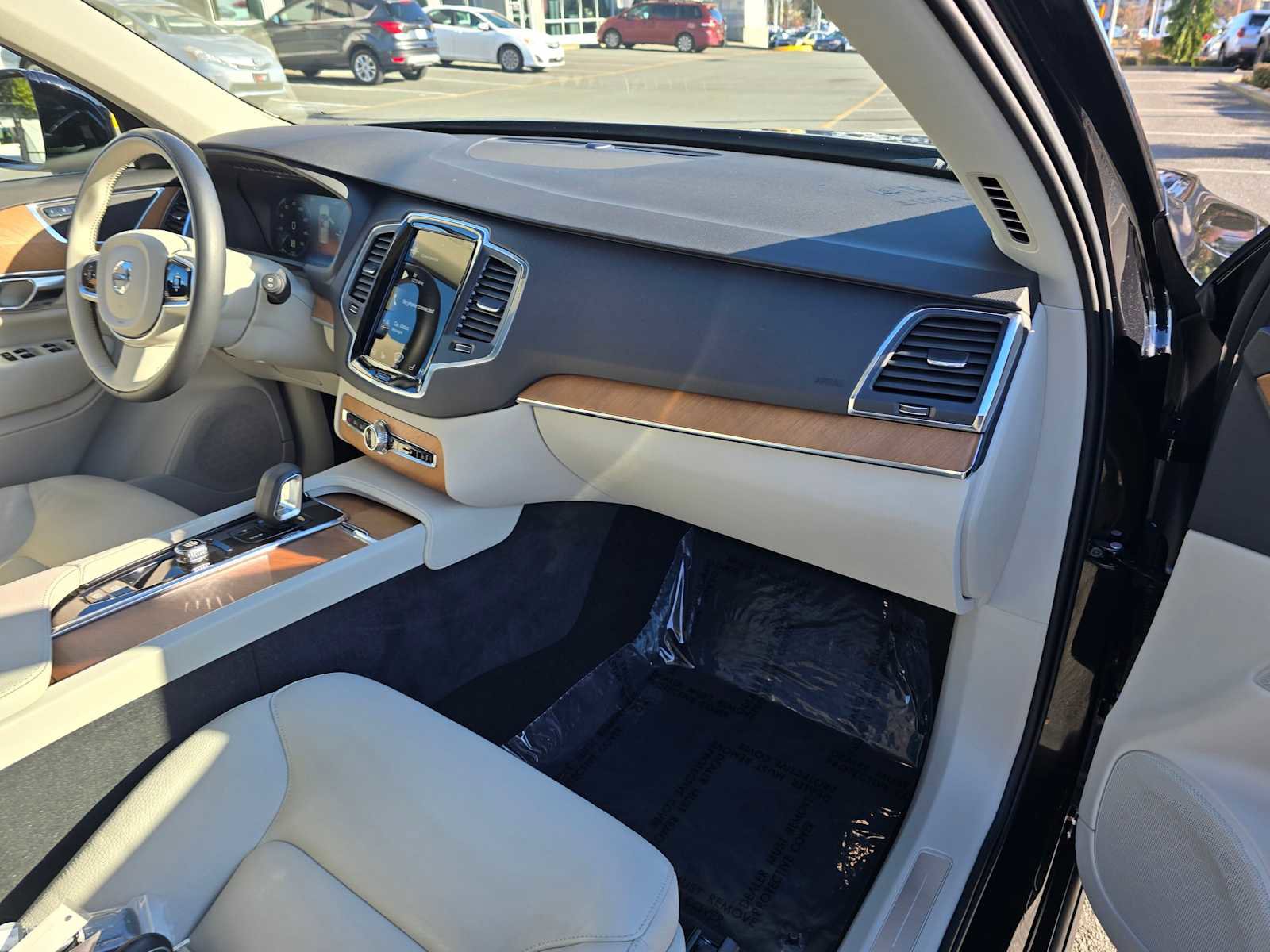 Used 2022 Volvo XC90 T8 Inscription Expression image 11