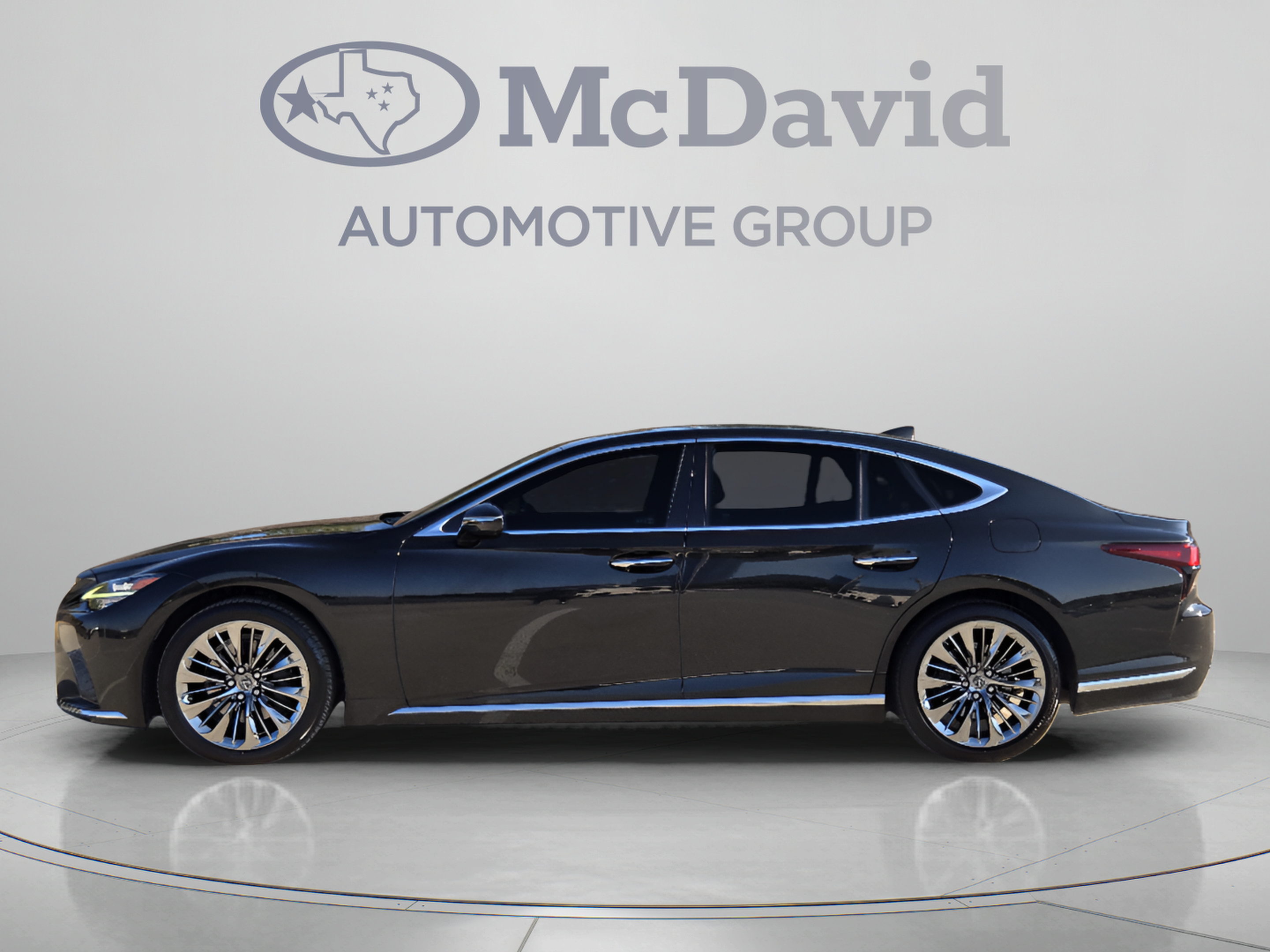 Used 2021 Lexus LS 500 w/ Accessory Package (Z2) RWD image 2