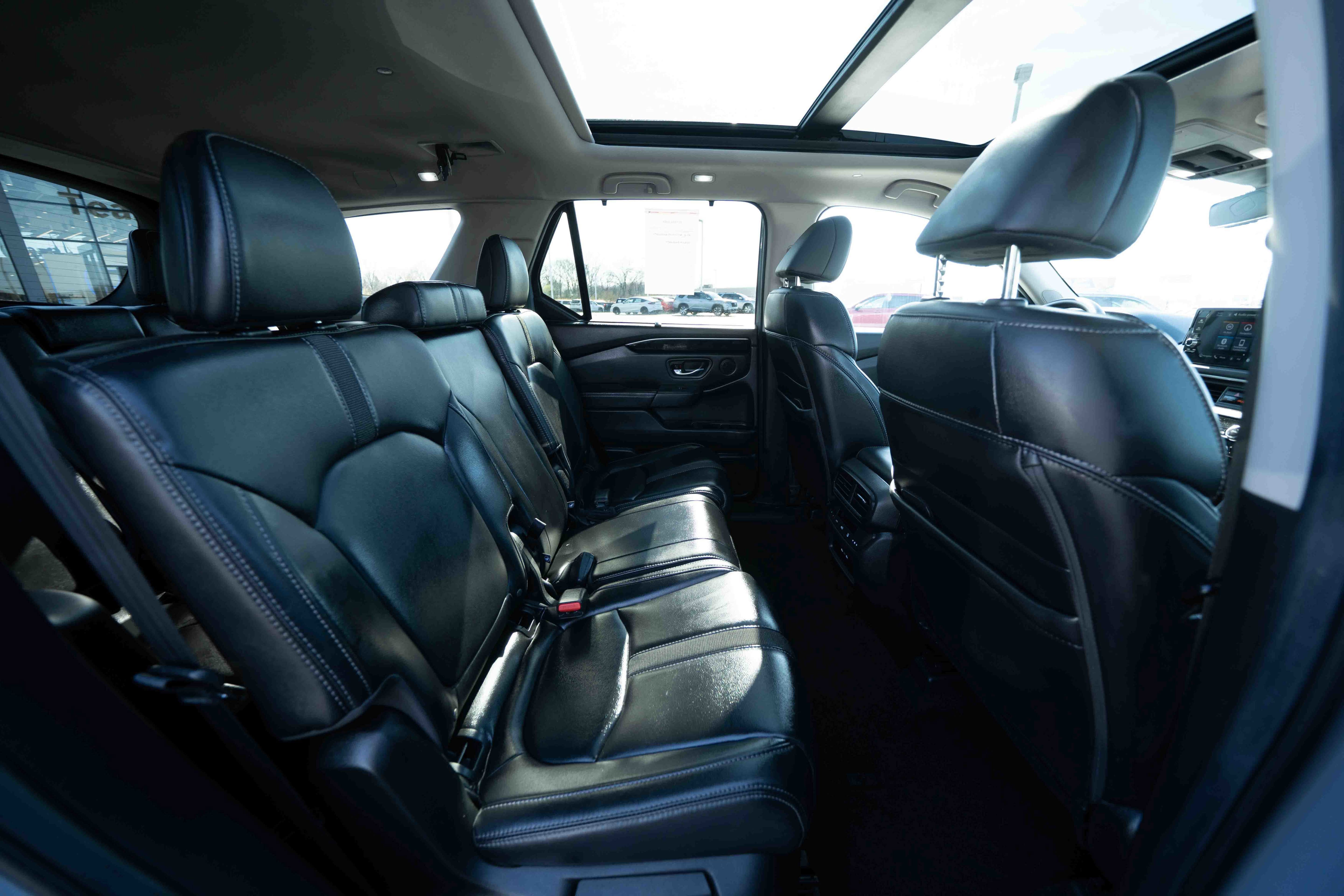 Used 2025 Honda Pilot Touring image 25