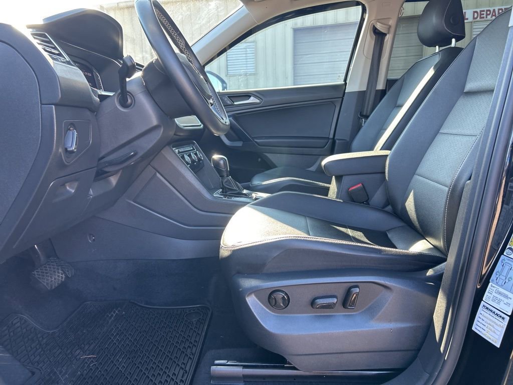 Used 2021 Volkswagen Tiguan SEL image 16