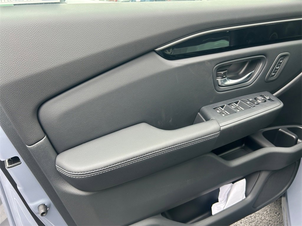 New 2025 Honda Pilot Touring image 17