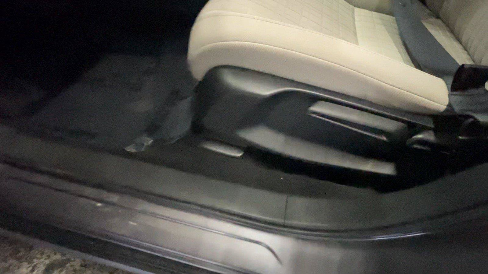 Certified 2024 Honda HR-V LX image 32