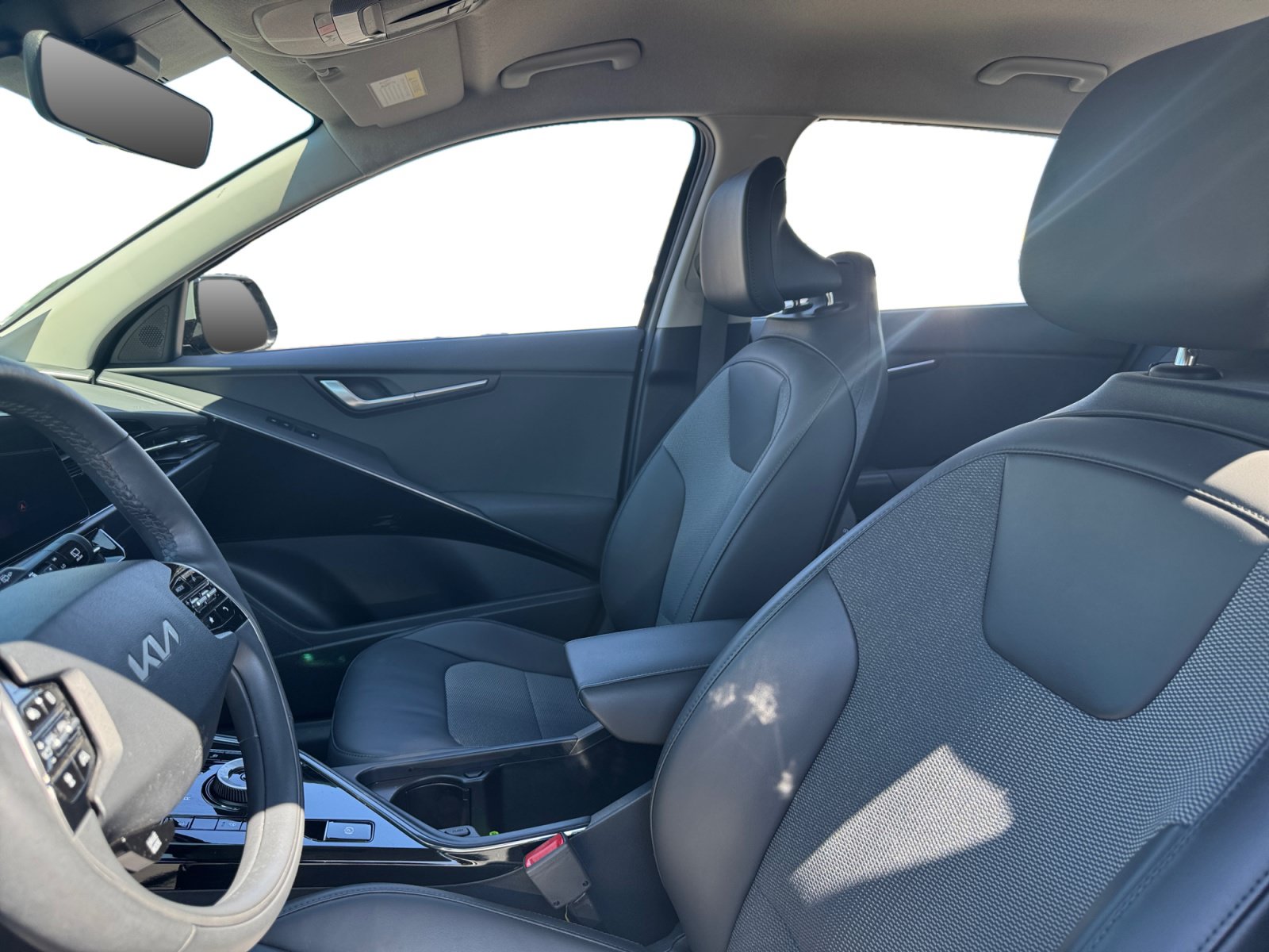 Used 2023 Kia Niro Wind w/ Wind Preserve Package FWD image 9