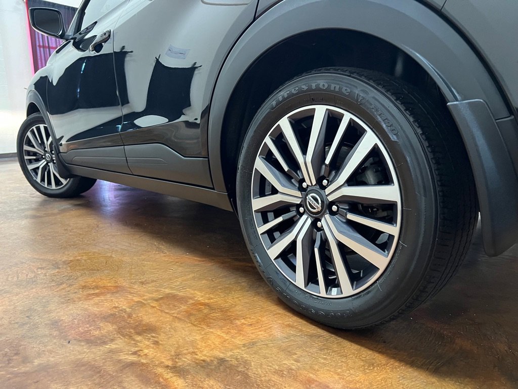 Used 2021 Nissan Kicks SV FWD image 39