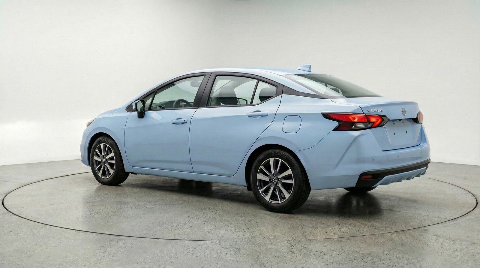 Used 2025 Nissan Versa SV image 6