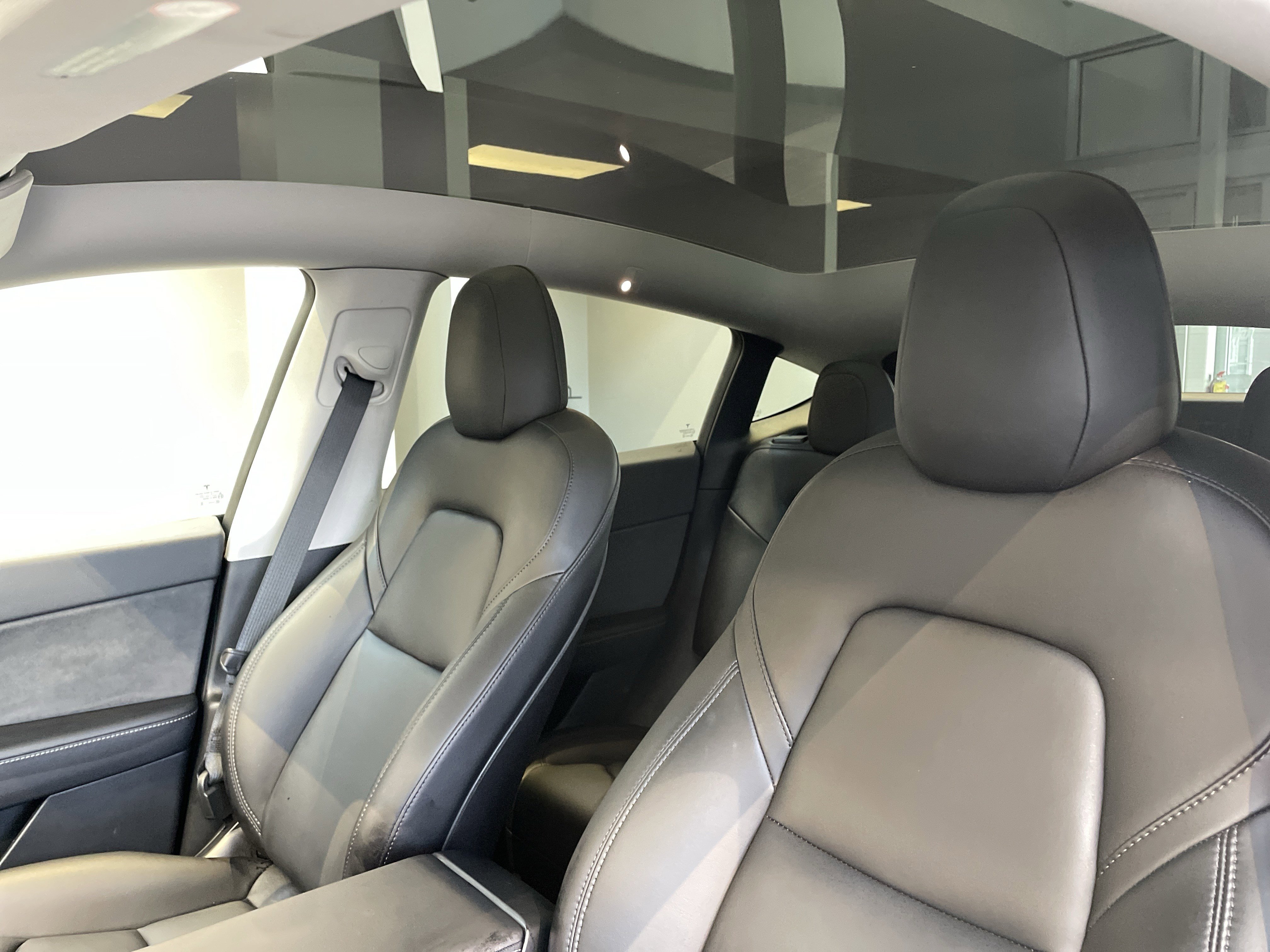 Used 2021 Tesla Model Y Long Range AWD/4WD image 31