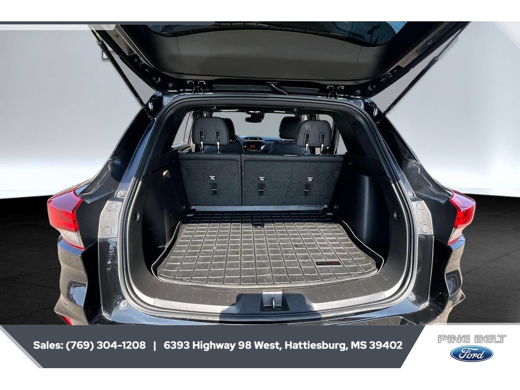 Used 2022 Chevrolet TrailBlazer RS w/ Convenience Package FWD image 21