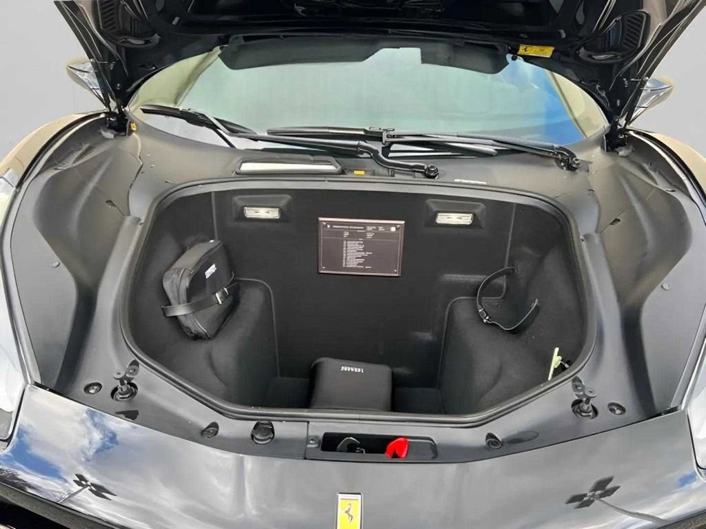 Used 2019 Ferrari 488 GTB image 31