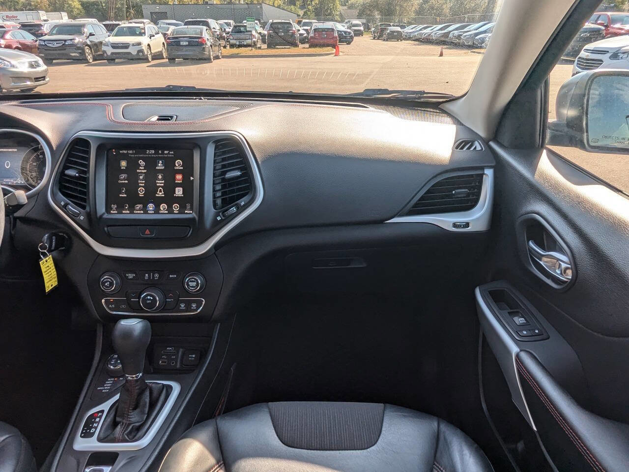 Used 2017 Jeep Cherokee Trailhawk w/ Cold Weather Group image 19