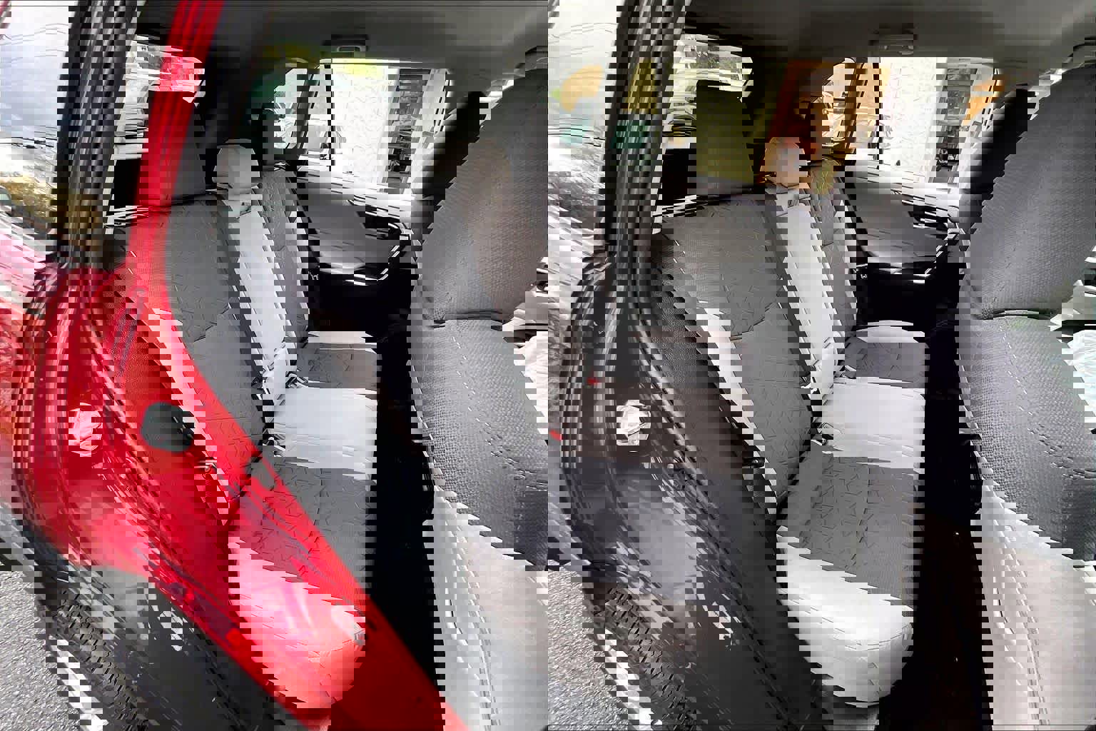 Used 2020 Toyota RAV4 XLE image 19